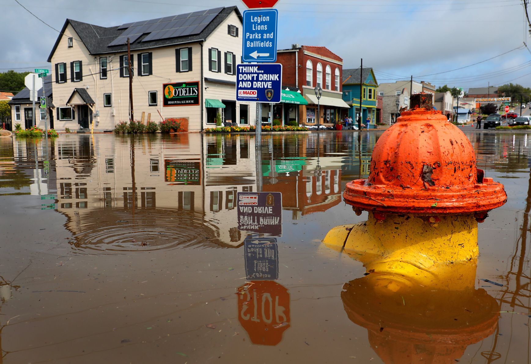 Flash flooding hits Eureka